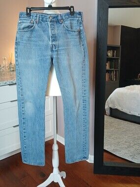 Levi's 501 Denim Jeans 32 X 34 Mens Blue Lighter Wash Worn Button Fly
